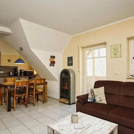Apartment Urlaub In Strandnaehe Und In Idyllischer Lage - Waldidyll Ruegenglueck *