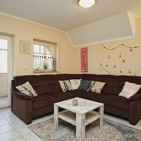 Apartment Urlaub In Strandnaehe Und In Idyllischer Lage - Waldidyll Ruegenglueck